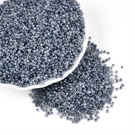 2 mm. mørkegrå, skinnende glasperler, 50 g. = 6,6 m.